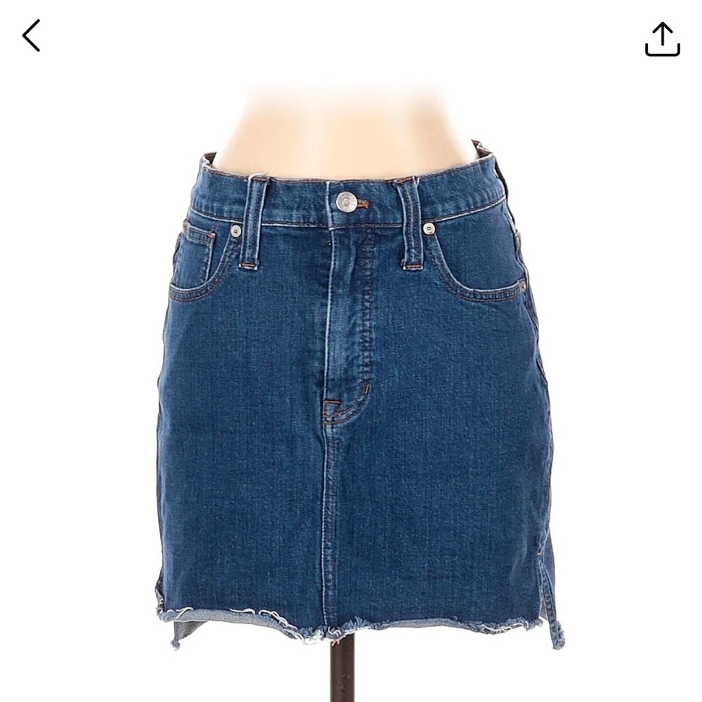 Madewell raw hem Jean skirt in size 27.